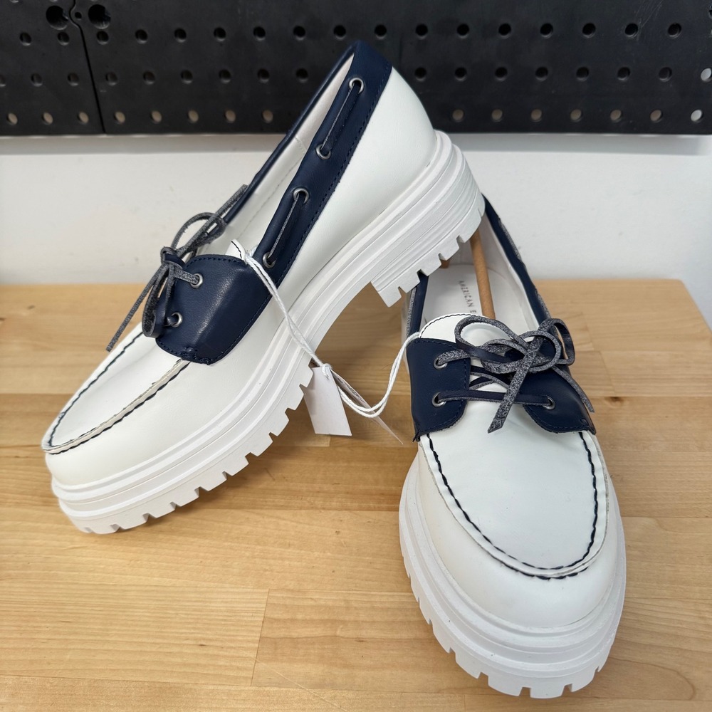American Eagle Womens Lug Sole Boat Shoes White Navy Blue Chunky Platform Size 8